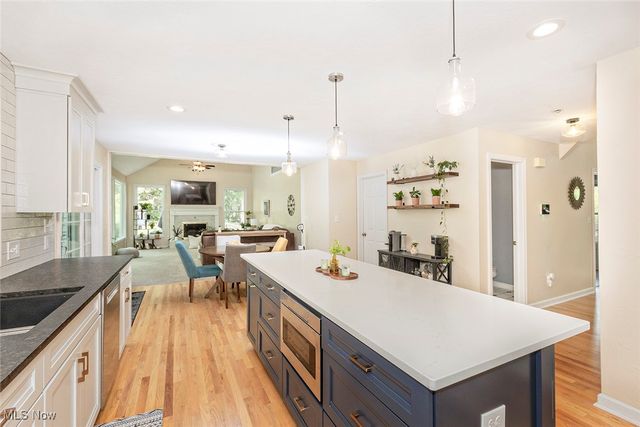 225 Linwood Lane, Aurora, OH 44202