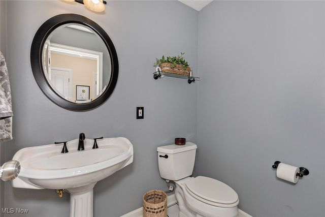 225 Linwood Lane, Aurora, OH 44202