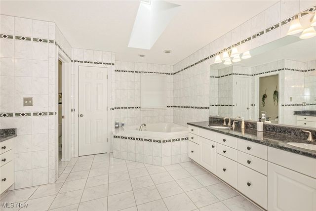 225 Linwood Lane, Aurora, OH 44202