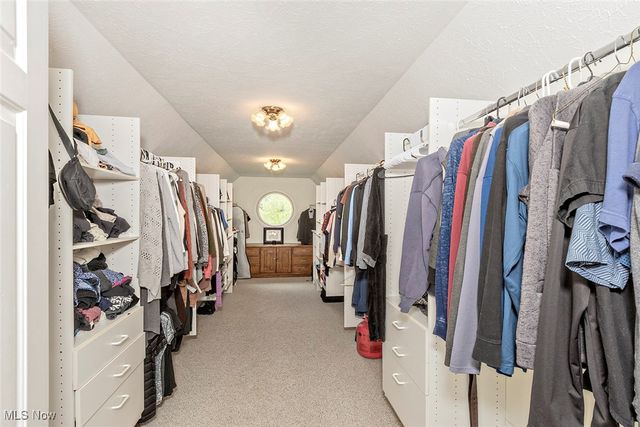 225 Linwood Lane, Aurora, OH 44202