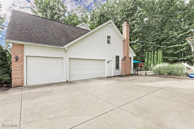 225 Linwood Lane, Aurora, OH 44202