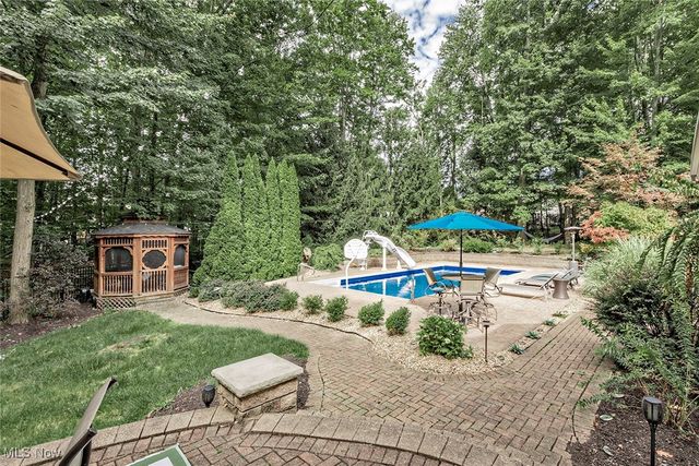 225 Linwood Lane, Aurora, OH 44202