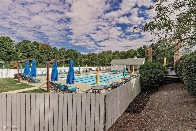 225 Linwood Lane, Aurora, OH 44202