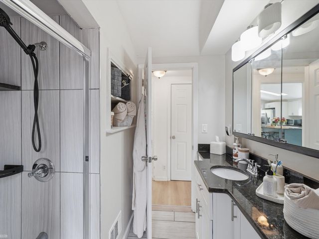 22245 Raymond Street, St Clair Shores, MI 48082
