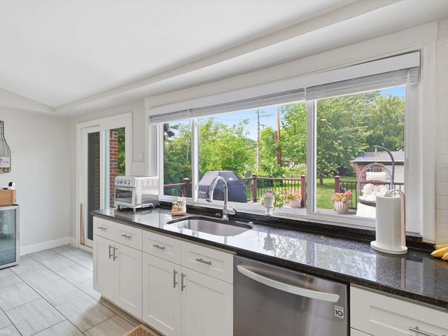22245 Raymond Street, St Clair Shores, MI 48082
