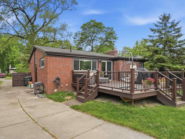 22245 Raymond Street, St Clair Shores, MI 48082
