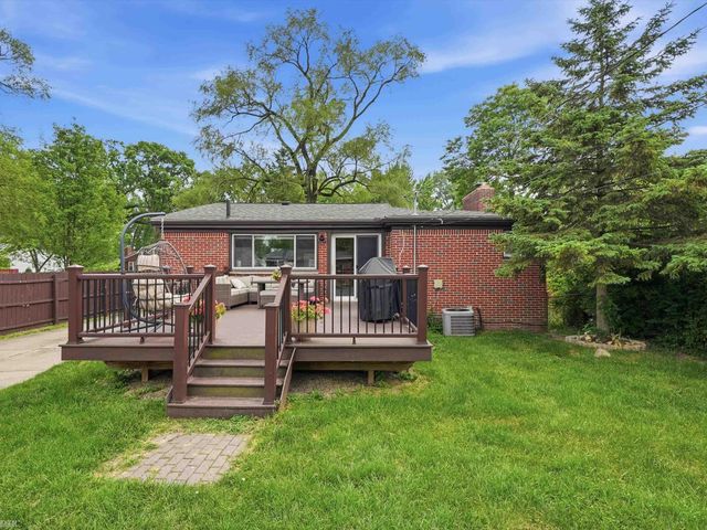 22245 Raymond Street, St Clair Shores, MI 48082