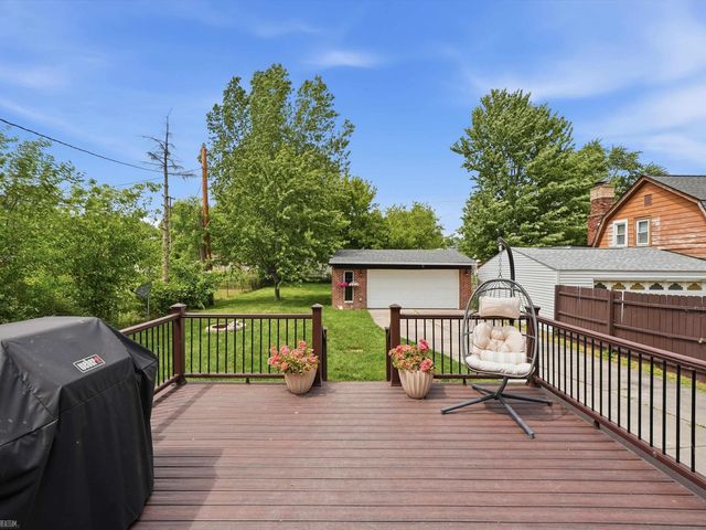 22245 Raymond Street, St Clair Shores, MI 48082