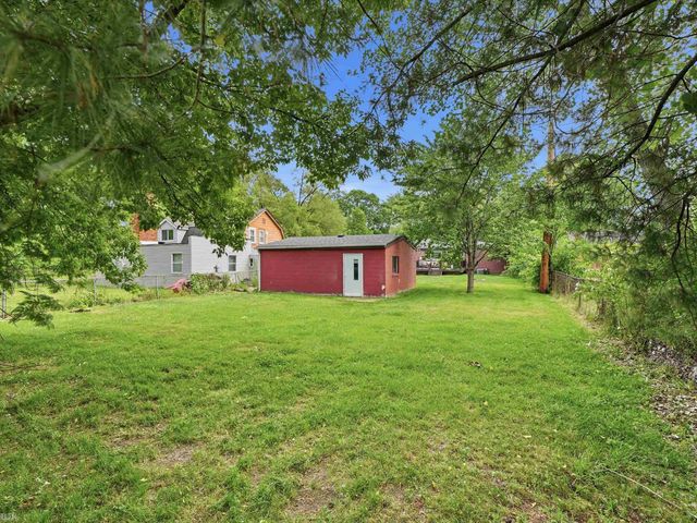 22245 Raymond Street, St Clair Shores, MI 48082