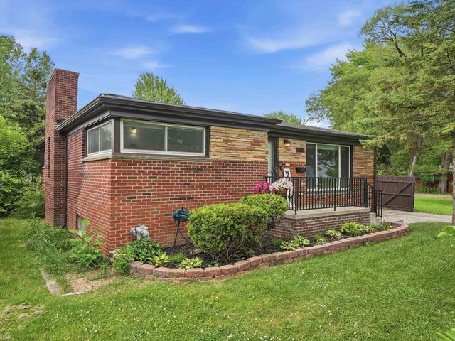 22245 Raymond Street, St Clair Shores, MI 48082