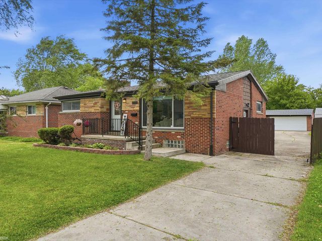 22245 Raymond Street, St Clair Shores, MI 48082