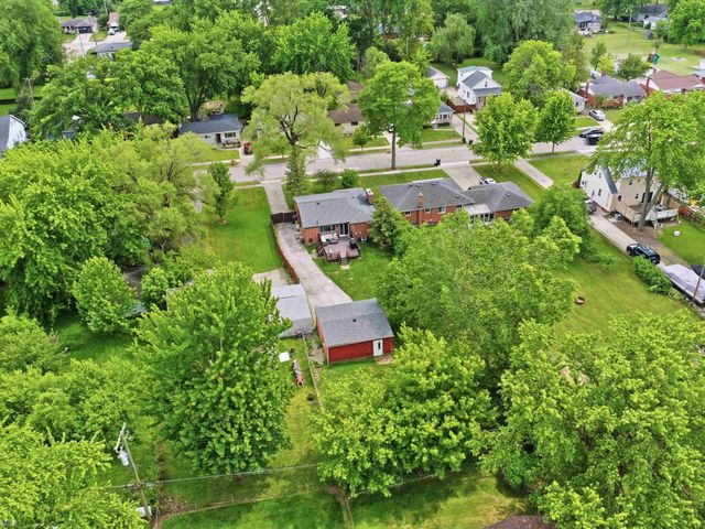 22245 Raymond Street, St Clair Shores, MI 48082