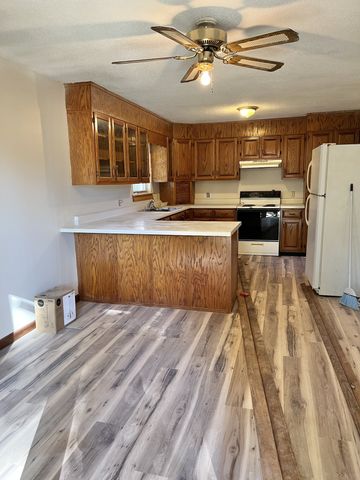 105 Taylor Rd, Gruetli Laager, TN 37339