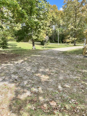 105 Taylor Rd, Gruetli Laager, TN 37339