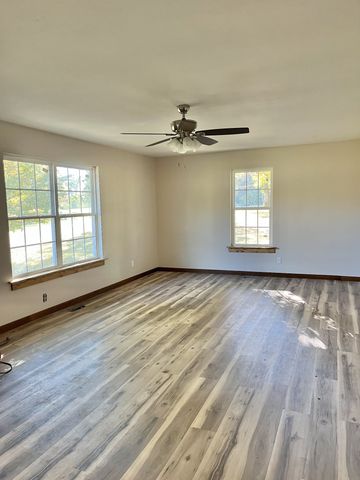 105 Taylor Rd, Gruetli Laager, TN 37339