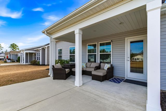 3716 Park Pointe Ave., Little River, SC 29566