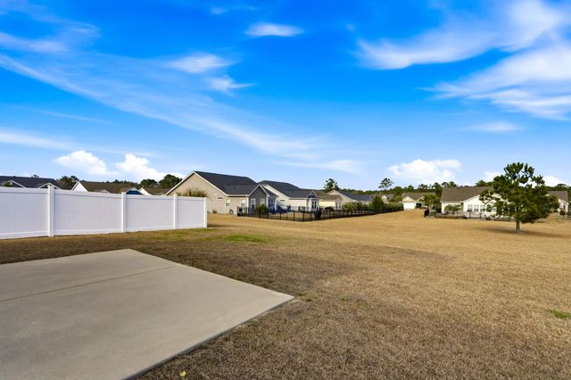 3716 Park Pointe Ave., Little River, SC 29566