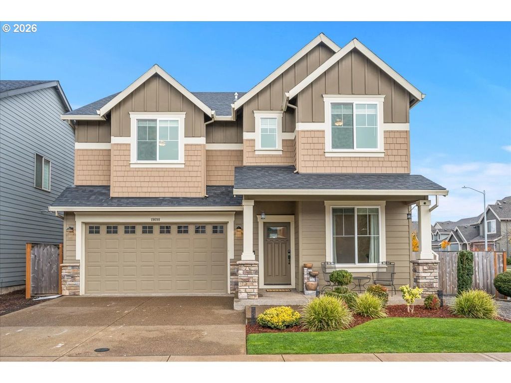 19698 CEDARWOOD Way, Oregon City, OR 97045