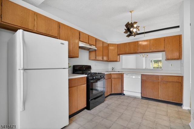 334 Wycoff Way, East Brunswick Twp., NJ 08816