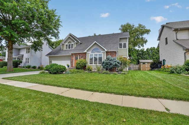 509 Fireside Drive, Cedar Falls, IA 50613