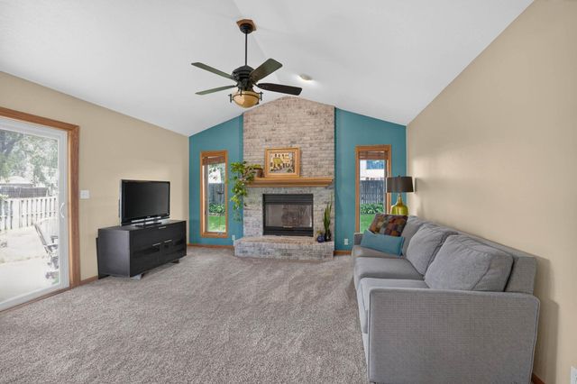 509 Fireside Drive, Cedar Falls, IA 50613