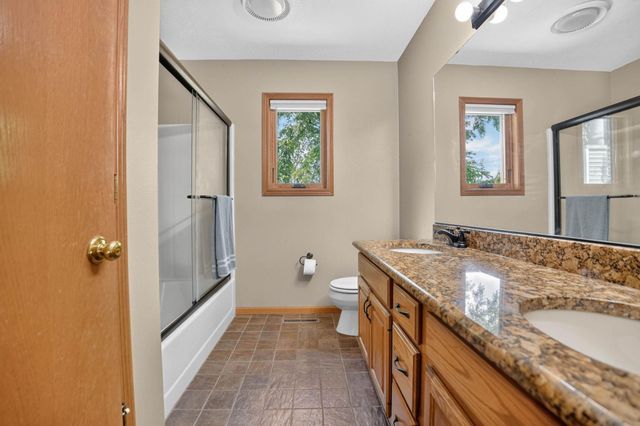 509 Fireside Drive, Cedar Falls, IA 50613