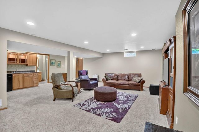 509 Fireside Drive, Cedar Falls, IA 50613