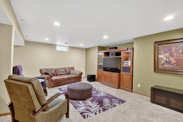 509 Fireside Drive, Cedar Falls, IA 50613