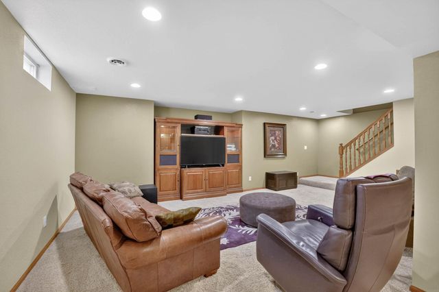509 Fireside Drive, Cedar Falls, IA 50613