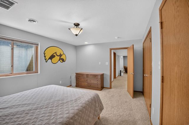 509 Fireside Drive, Cedar Falls, IA 50613