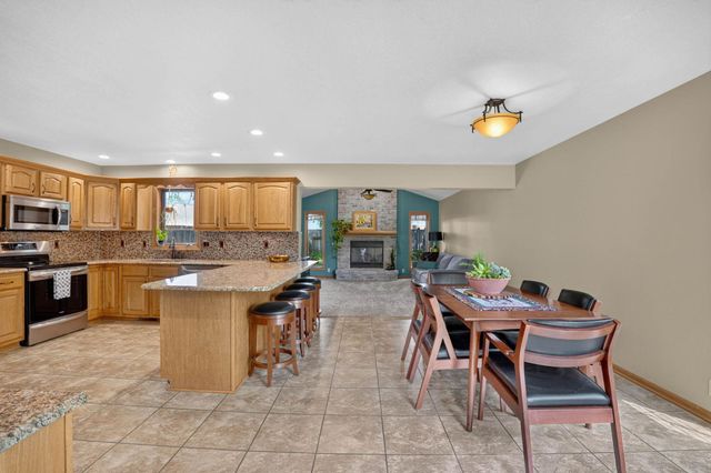 509 Fireside Drive, Cedar Falls, IA 50613