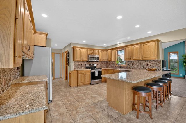 509 Fireside Drive, Cedar Falls, IA 50613