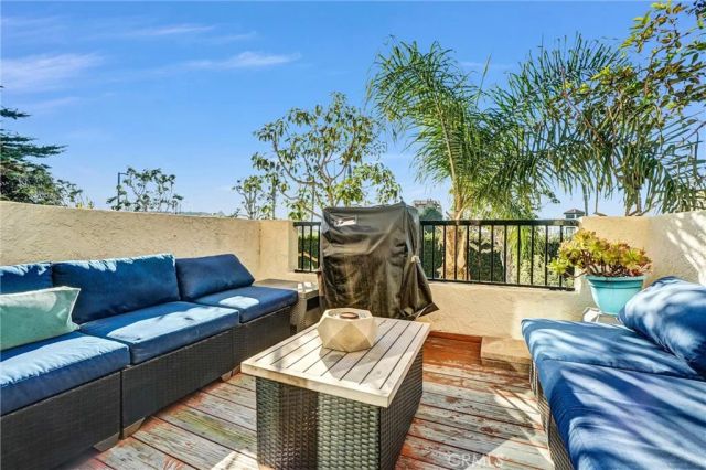 16501 Bordeaux Lane 211, Huntington Beach, CA 92649