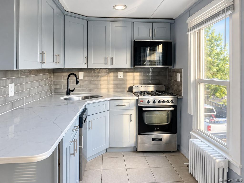 21 Carleton Avenue, East Islip, NY 11730 — photo 4