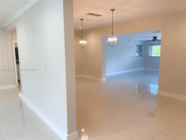 4555 N Jefferson Avenue, Miami Beach, FL 33140
