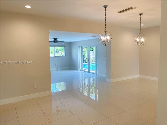 4555 N Jefferson Avenue, Miami Beach, FL 33140