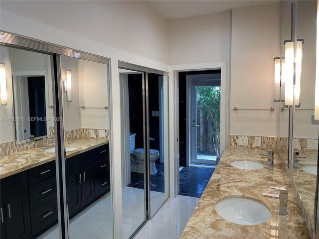 4555 N Jefferson Avenue, Miami Beach, FL 33140