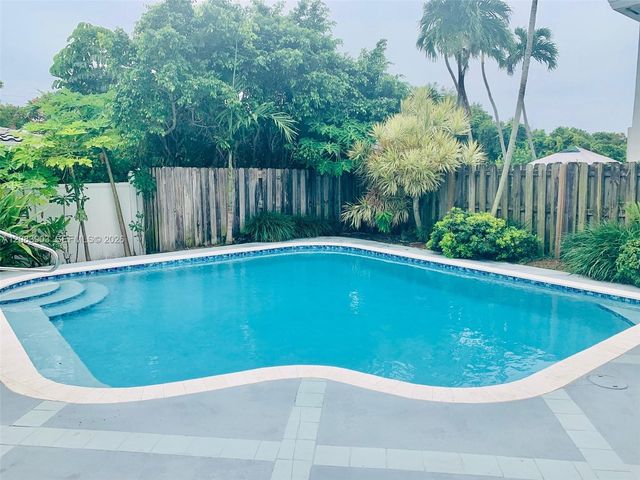 4555 N Jefferson Avenue, Miami Beach, FL 33140