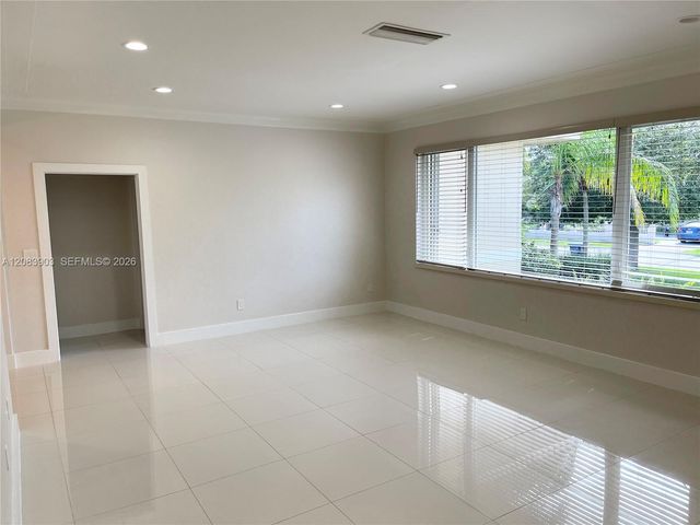 4555 N Jefferson Avenue, Miami Beach, FL 33140
