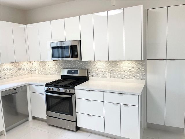 4555 N Jefferson Avenue, Miami Beach, FL 33140