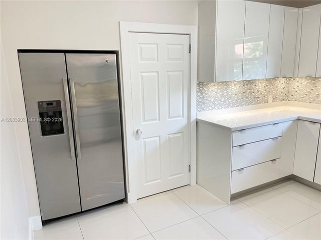 4555 N Jefferson Avenue, Miami Beach, FL 33140