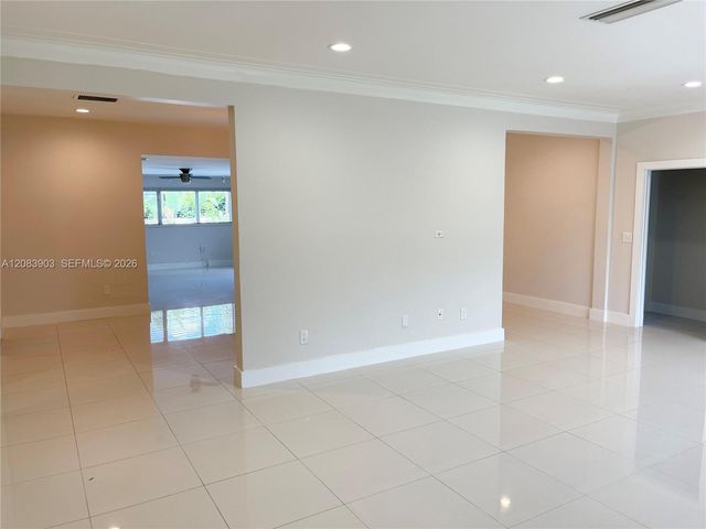 4555 N Jefferson Avenue, Miami Beach, FL 33140