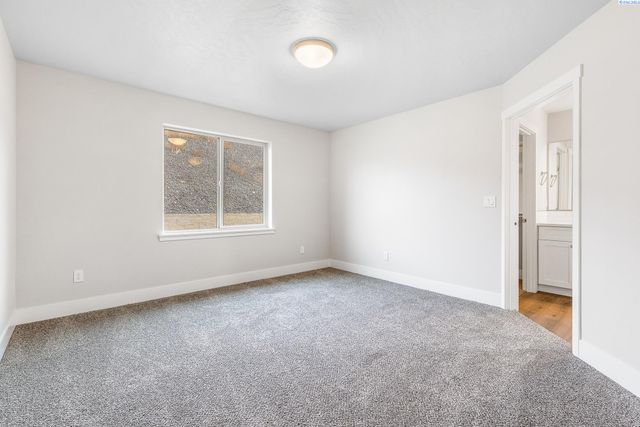 6326 W 28th Ave, Kennewick, WA 99338