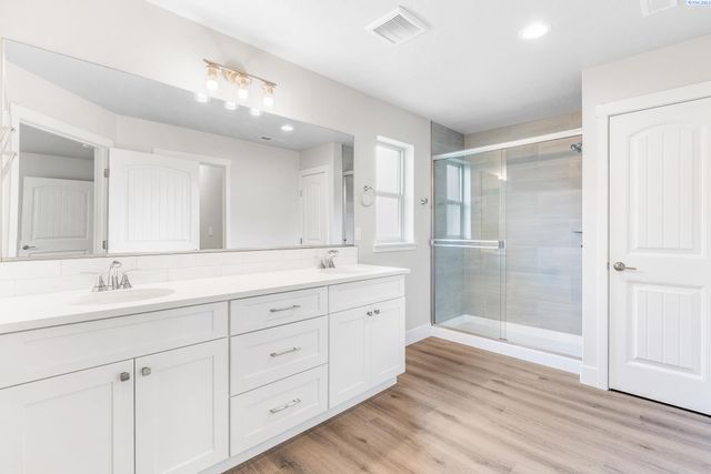 6326 W 28th Ave, Kennewick, WA 99338