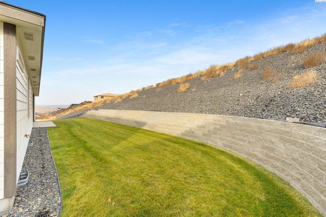 6326 W 28th Ave, Kennewick, WA 99338