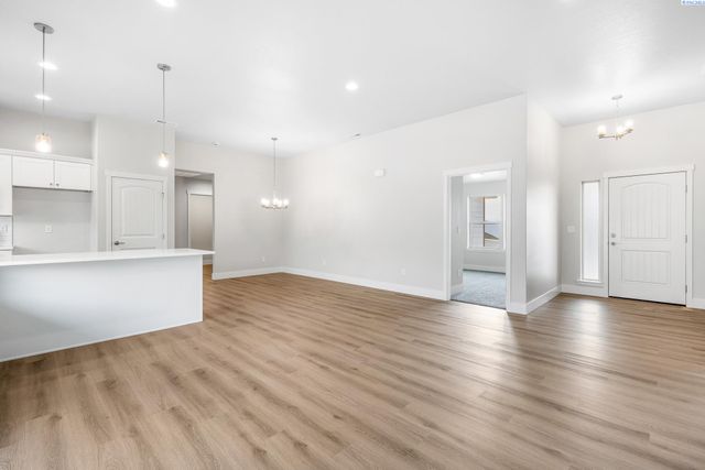 6326 W 28th Ave, Kennewick, WA 99338