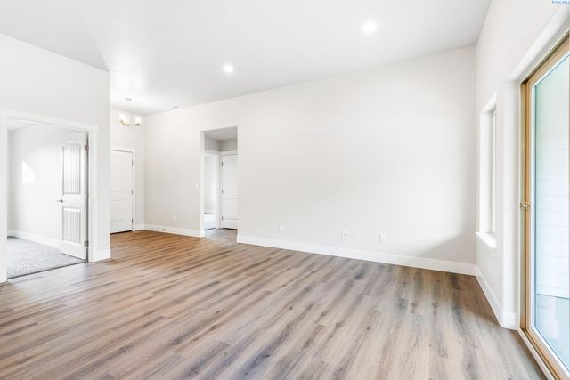 6326 W 28th Ave, Kennewick, WA 99338