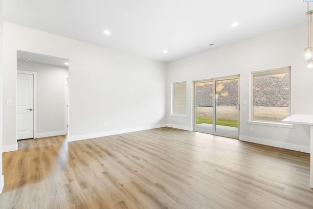 6326 W 28th Ave, Kennewick, WA 99338