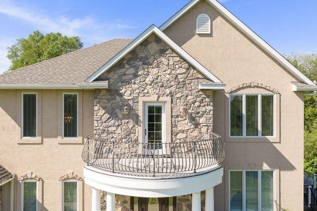 21390 France Boulevard, Lakeville, MN 55044