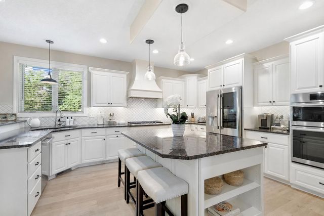 21390 France Boulevard, Lakeville, MN 55044